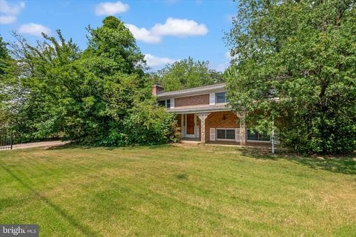 7908 KLOVSTAD DRIVE - Photo 1