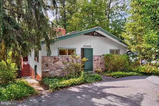 10206 FREDERICK AVENUE - Photo 1