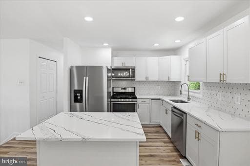 818 COPLEY AVENUE - Photo 1