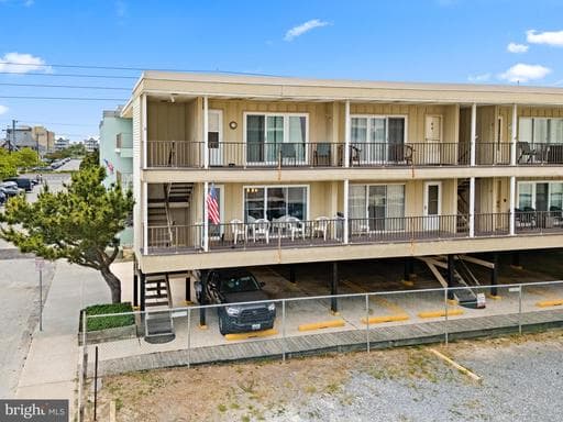 10 68TH STREET 1