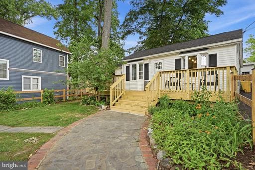 1815 GLENARM ROAD - Photo 1