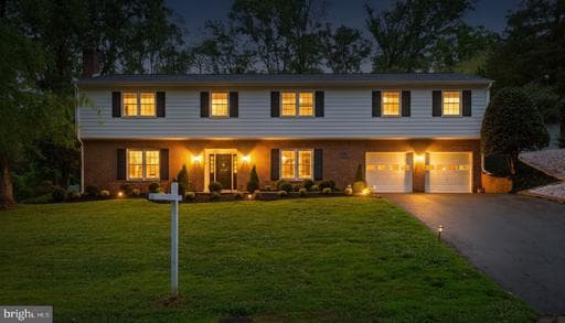 1718 Hollinwood Dr, Alexandria, VA 22307-1926, United States
