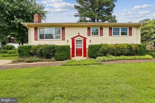 3604 HERITAGE LANE - Photo 1