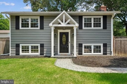 105 S CAROLINA AVENUE - Photo 1