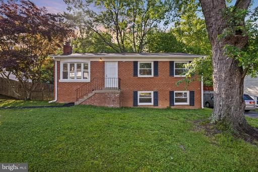 13907 LYNHURST DRIVE - Photo 1