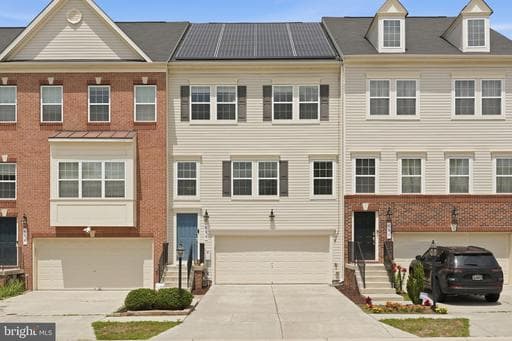 620 Bracey Dr, Glen Burnie, MD 21060-8596, United States - Photo 1