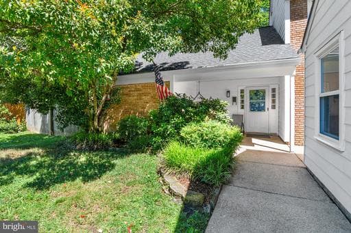 1801 E REGENTS PARK ROAD - Photo 1