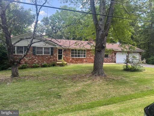 6040 HANNON DRIVE - Photo 1