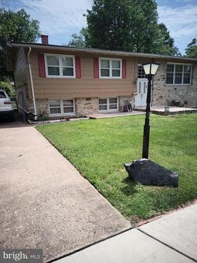 8820 FLAGSTONE DRIVE - Photo 1