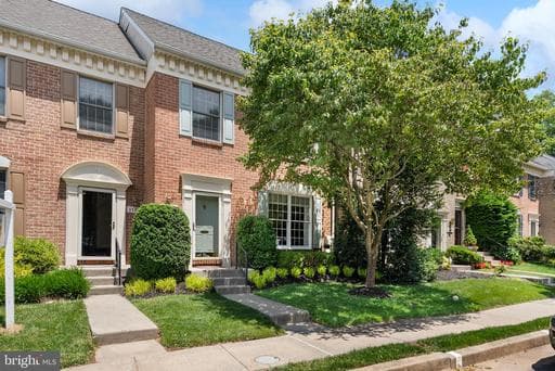 11809 SHERBOURNE DRIVE - Photo 1