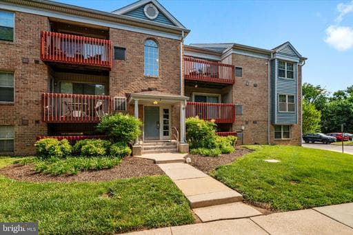 2 Banyan Wood Ct, Essex, MD 21221-7348, United States - Photo 1