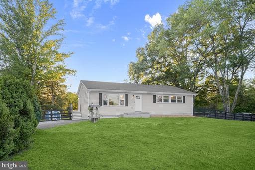 8056 GREENWICH ROAD - Photo 1