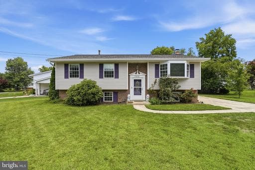 7612 MAHONEY DRIVE - Photo 1