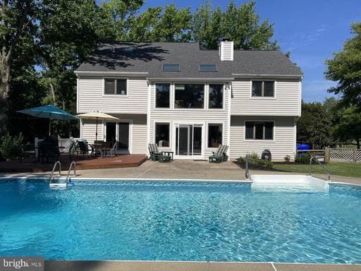 111 HOLLY COURT - Photo 1