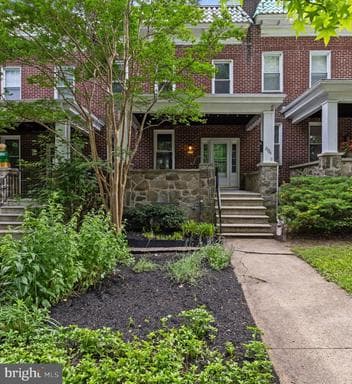 2924 WYMAN PARKWAY - Photo 1