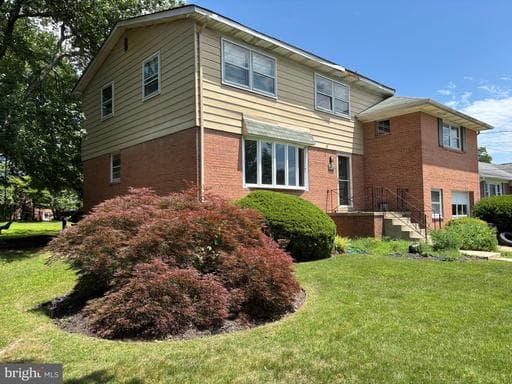 906 VENICE DRIVE - Photo 1