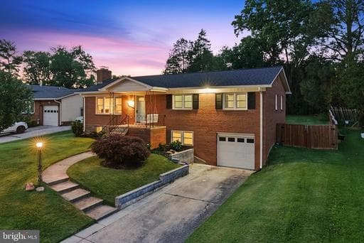 810 VENICE DRIVE - Photo 1