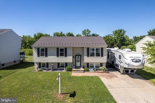 517 TREVANION TERRACE - Photo 1