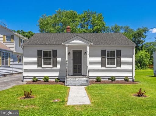216 Walnut St, Berryville, VA 22611-1054, United States - Photo 1