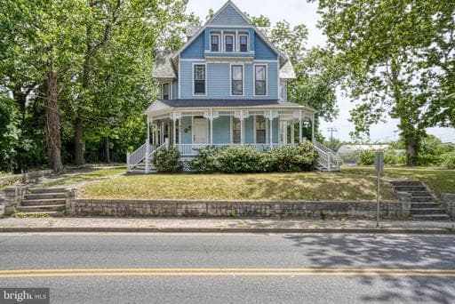 208 W ISABELLA STREET