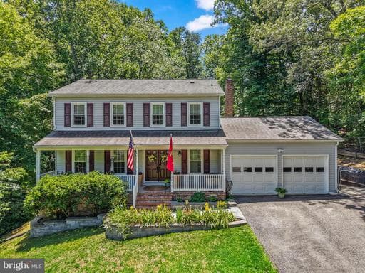1045 PORTUGAL DRIVE - Photo 1