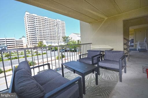 9 N 47TH STREET 209