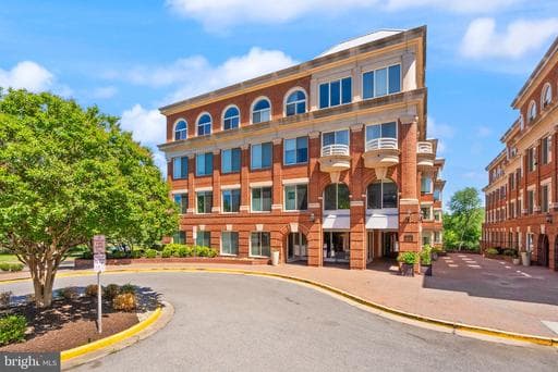 625 SLATERS LANE 401
