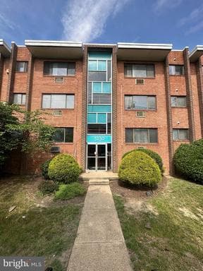 5230 NORTH CAPITOL STREET 204