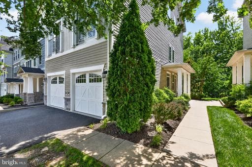 1581 RENATE DRIVE - Photo 1