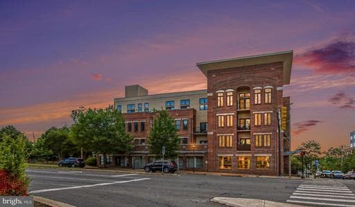 181 E REED AVENUE 201
