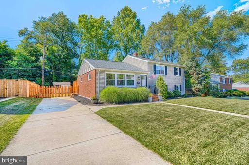 8 RIDGEFIELD ROAD - Photo 1