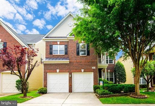 2460 Cypress Green Ln, Herndon, VA 20171-5354, United States - Photo 1