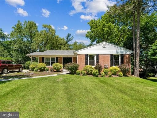903 ANNMORE DRIVE - Photo 1