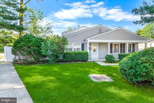 1709 GUNWOOD PLACE - Photo 1