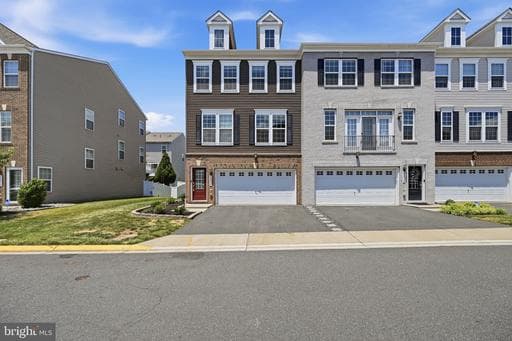 8808 ENGLEWOOD FARMS DRIVE - Photo 1