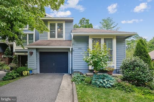 11423 Orchard Green Ct, Reston, VA 20190-4450, United States - Photo 1