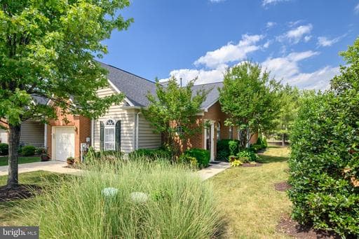 338 HAMLET CIRCLE - Photo 1