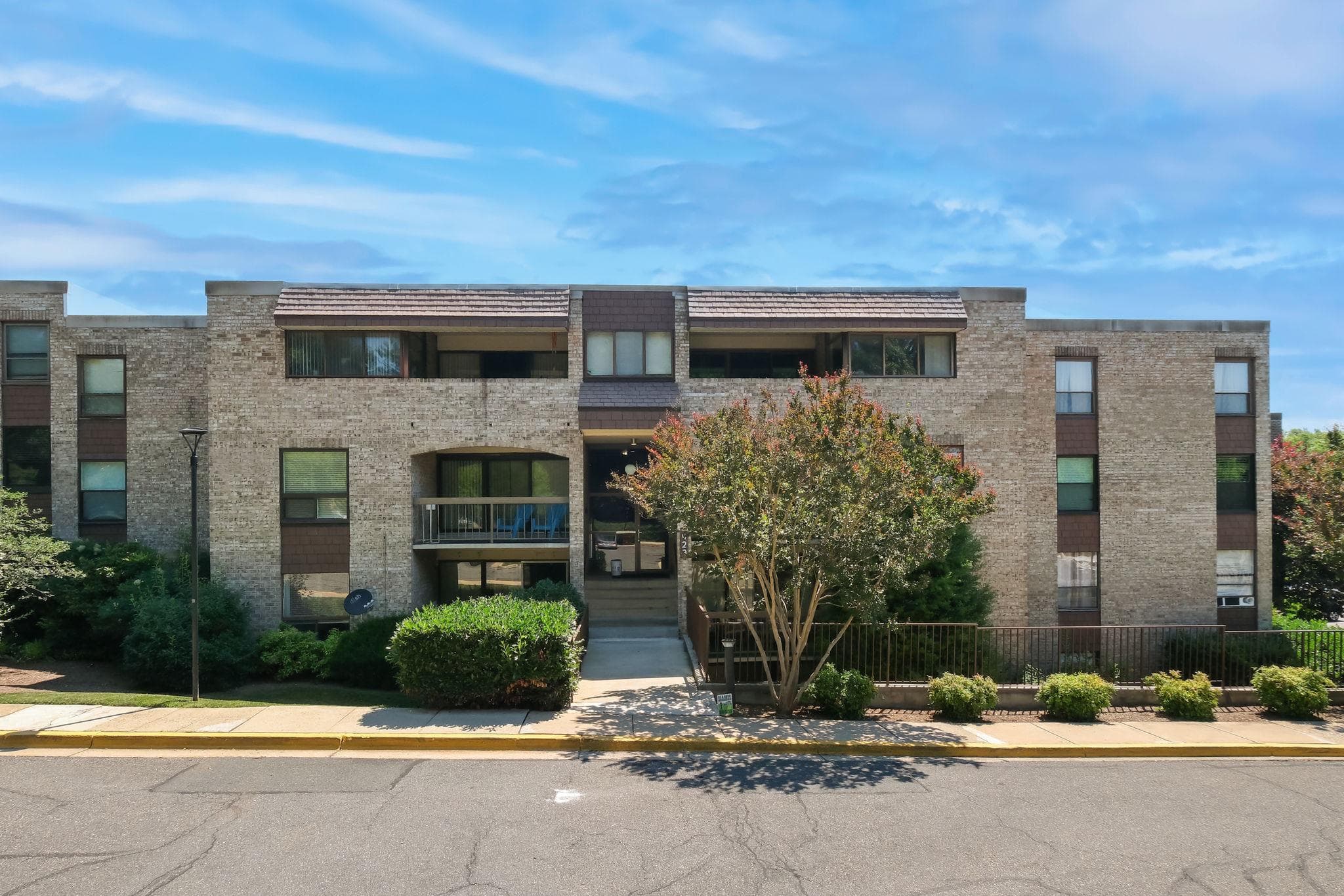 423 Christopher Ave, Gaithersburg, MD 20879-3521, United States - Photo 1