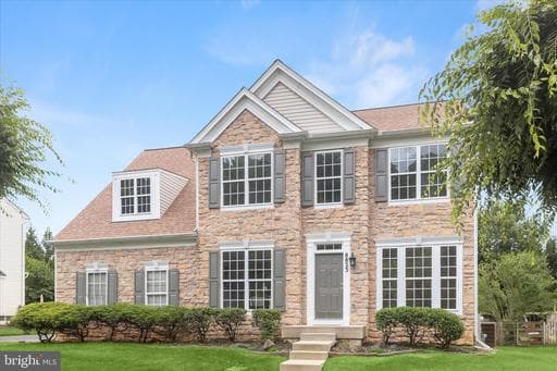 8823 BAILEYS COURT - Photo 1