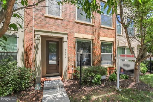 42274 Hampton Woods Ter, Ashburn, VA 20148-7433, United States