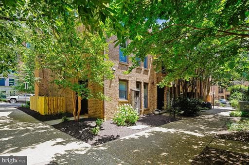 4413 7TH STREET - Photo 1