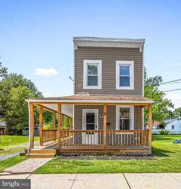 204 MACE AVENUE - Photo 1