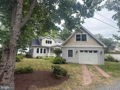 878 BAY FRONT AVENUE - Photo 1