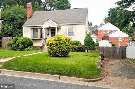 809 LANGLEY DRIVE