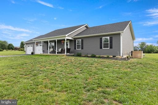 143 MEADOW DRIVE - Photo 1