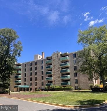6133 LEESBURG PIKE 601