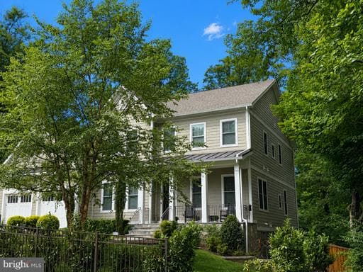 1712 EAST AVENUE - Photo 1