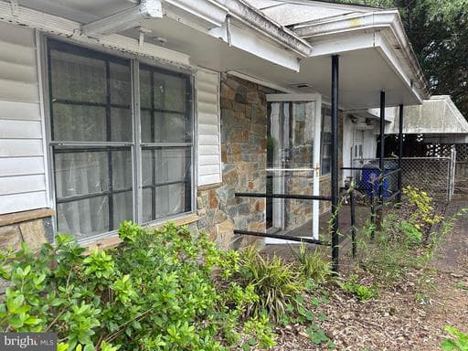 3970 26th St N, Arlington, VA 22207-5203, United States - Photo 1