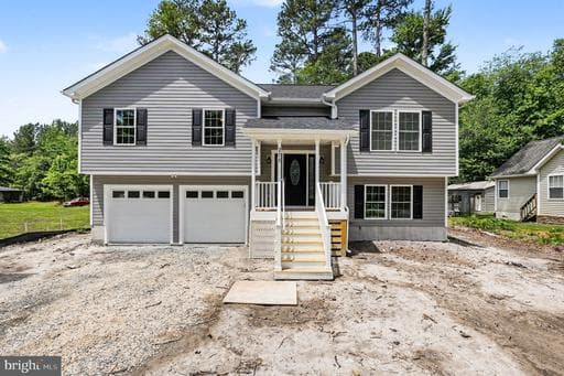 275 GREENWAY DR - Photo 1