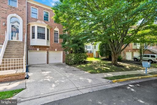 9548 LAGERSFIELD CIRCLE - Photo 1